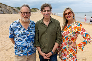 Painting Birds With Jim And Nancy Moir. Image shows left to right: Vic Reeves, Stephen Mangan, Nancy Sorrell