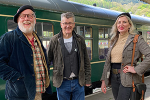 Painting Birds With Jim And Nancy Moir. Image shows left to right: Vic Reeves, Joe Pasquale, Nancy Sorrell