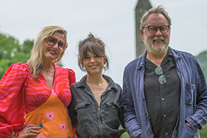 Painting Birds With Jim And Nancy Moir. Image shows left to right: Nancy Sorrell, Imelda May, Vic Reeves