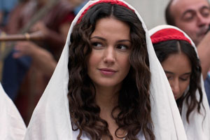 Plebs. Ursula (Michelle Keegan). Copyright: RISE Films