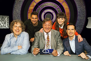 QI. Image shows from L to R: Alan Davies, Danny Bhoy, Stephen Fry, Aisling Bea, Jimmy Carr. Copyright: TalkbackThames