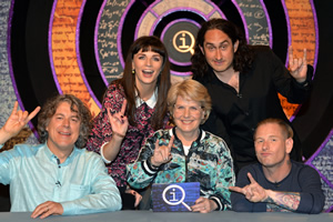 QI. Image shows from L to R: Alan Davies, Aisling Bea, Sandi Toksvig, Ross Noble, Corey Taylor. Copyright: TalkbackThames