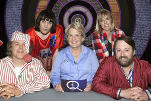 QI. Image shows from L to R: Alan Davies, Noel Fielding, Sandi Toksvig, Holly Walsh, David Mitchell. Copyright: TalkbackThames