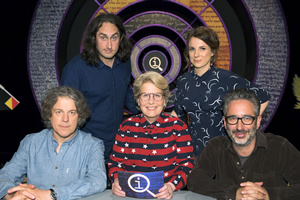 QI. Image shows from L to R: Alan Davies, Ross Noble, Sandi Toksvig, Cariad Lloyd, David Baddiel. Copyright: TalkbackThames