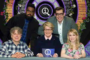 QI. Image shows from L to R: Alan Davies, Romesh Ranganathan, Sandi Toksvig, Richard Osman, Rachel Parris. Copyright: TalkbackThames