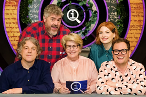 QI. Image shows from L to R: Alan Davies, Phill Jupitus, Sandi Toksvig, Alice Levine, Alan Carr. Copyright: TalkbackThames