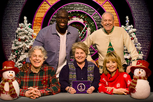 QI. Image shows left to right: Alan Davies, Emmanuel Sonubi, Sandi Toksvig, Gyles Brandreth, Lulu