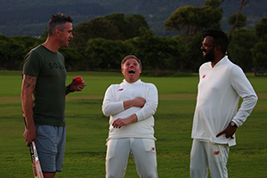 Rob And Romesh Vs. Image shows from L to R: Kevin Pietersen, Rob Beckett, Romesh Ranganathan. Copyright: CPL Productions