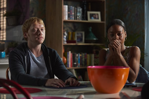 Sick Note. Image shows from L to R: Daniel Glass (Rupert Grint), Becca Palmerstone (Pippa Bennett-Warner). Copyright: King Bert Productions