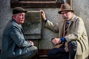 Still Game. Image shows from L to R: Jack Jarvis (Ford Kiernan), Victor McDade (Greg Hemphill). Copyright: The Comedy Unit