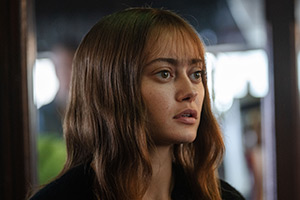 Sweetpea. Rhiannon Lewis (Ella Purnell)