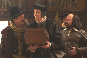 Upstart Crow. Image shows from L to R: Sir Robert Greene (Mark Heap), Hunt (Geoffrey Whitehead), Will Shakespeare (David Mitchell). Copyright: BBC