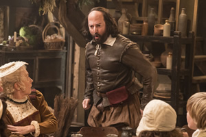 Upstart Crow. Image shows from L to R: Mary Arden (Paula Wilcox), Will Shakespeare (David Mitchell). Copyright: BBC