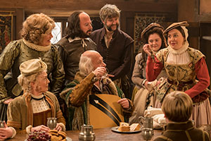 Upstart Crow. Image shows from L to R: Mary Arden (Paula Wilcox), Anne Hathaway (Liza Tarbuck), Will Shakespeare (David Mitchell), John Shakespeare (Harry Enfield), Bottom (Rob Rouse), Susanna (Helen Monks), Kate (Gemma Whelan), Hamnet (Joe Willis). Copyright: BBC