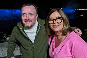 Wonders Of The World I Can't See. Image shows left to right: Chris McCausland, Liza Tarbuck