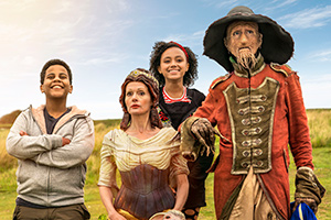 Worzel Gummidge. Image shows from L to R: John (Thierry Wickens), Saucy Nancy (Shirley Henderson), Susan (India Brown), Worzel (Mackenzie Crook)