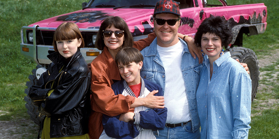 2point4 Children. Image shows from L to R: Jenny (Clare Woodgate), Bill (Belinda Lang), David (John Pickard), Ben (Gary Olsen), Rona (Julia Hills). Copyright: BBC