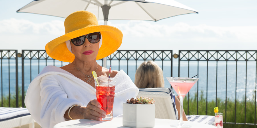 Absolutely Fabulous: The Movie. Joan Collins. Copyright: BBC Films / 20th Century Fox