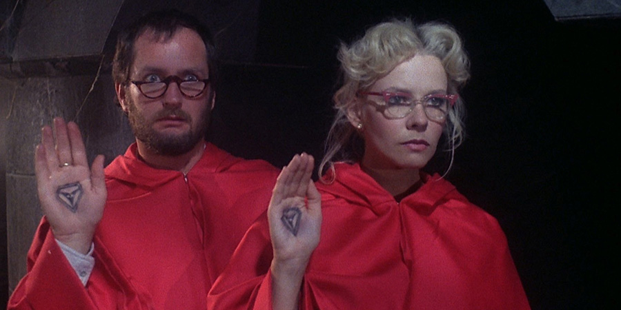 Bloodbath At The House Of Death. Image shows left to right: Lucas Mandeville (Kenny Everett), Barbara Coyle (Pamela Stephenson)