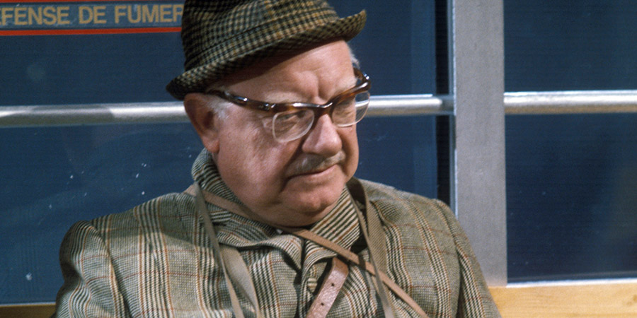 Car Along The Pass. Henry Duckworth (Arthur Lowe). Copyright: Yorkshire Television