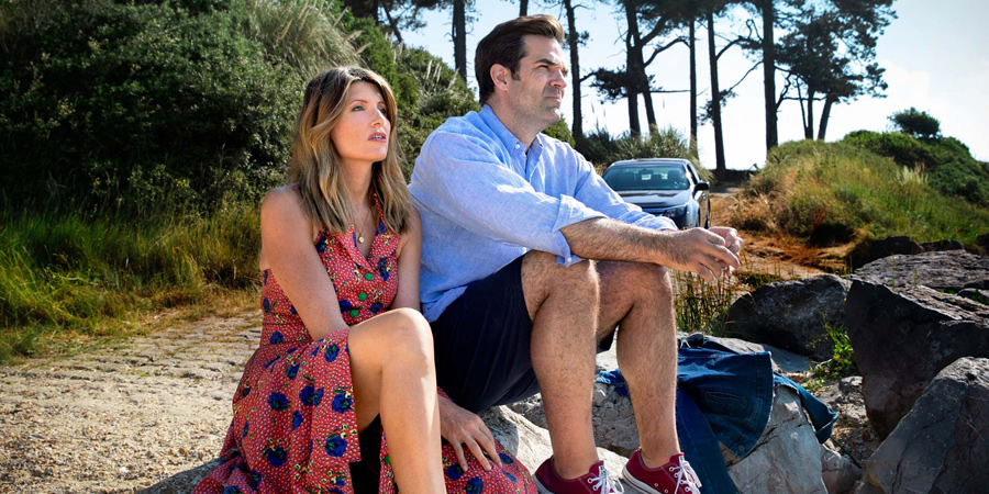 Catastrophe. Image shows from L to R: Sharon (Sharon Horgan), Rob (Rob Delaney). Copyright: Avalon Television