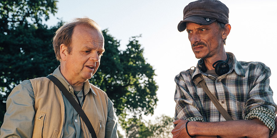 Detectorists. Image shows from L to R: Lance Stater (Toby Jones), Andy Stone (Mackenzie Crook). Copyright: BBC