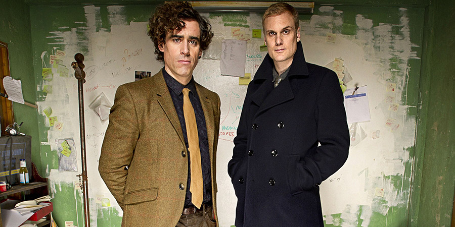 Dirk Gently. Image shows from L to R: Dirk Gently (Stephen Mangan), Richard MacDuff (Darren Boyd). Copyright: The Welded Tandem Picture Company