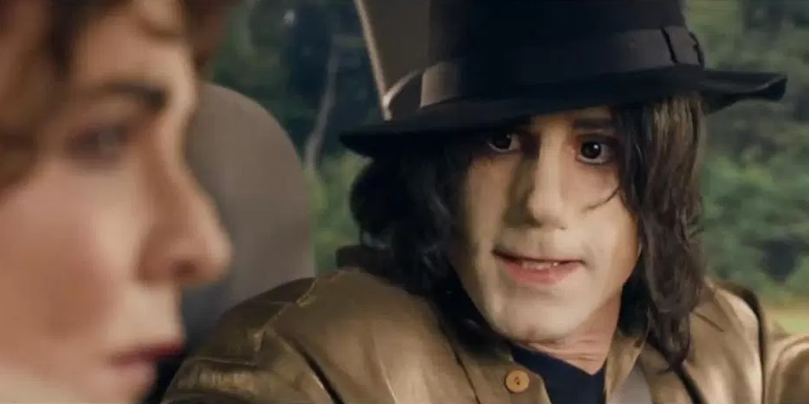 Urban Myths: Elizabeth, Michael & Marlon. Michael Jackson (Joseph Fiennes). Copyright: Little Rock