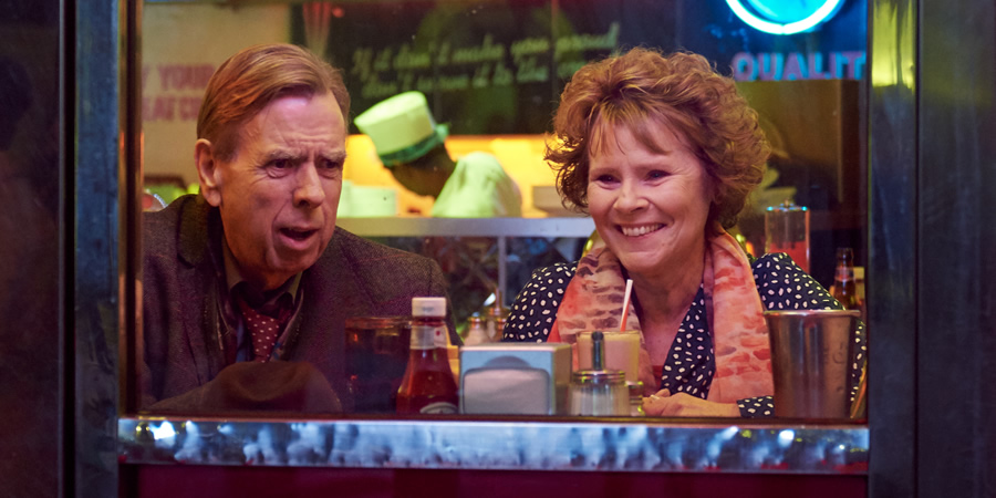 Finding Your Feet. Image shows from L to R: Charlie Glover (Timothy Spall), Sandra Abbot (Imelda Staunton). Copyright: Entertainment One / Tom Vandeputte