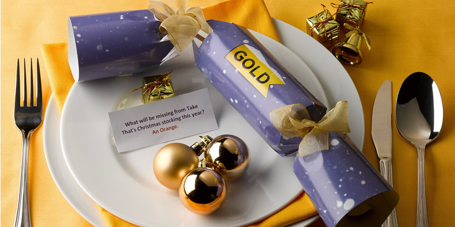 Gold Christmas cracker jokes. Copyright: UKTV