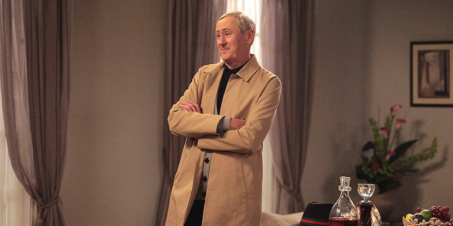 Goodnight Sweetheart. Gary Sparrow (Nicholas Lyndhurst) Goodnight Sweetheart. Gary Sparrow (Nicholas Lyndhurst)