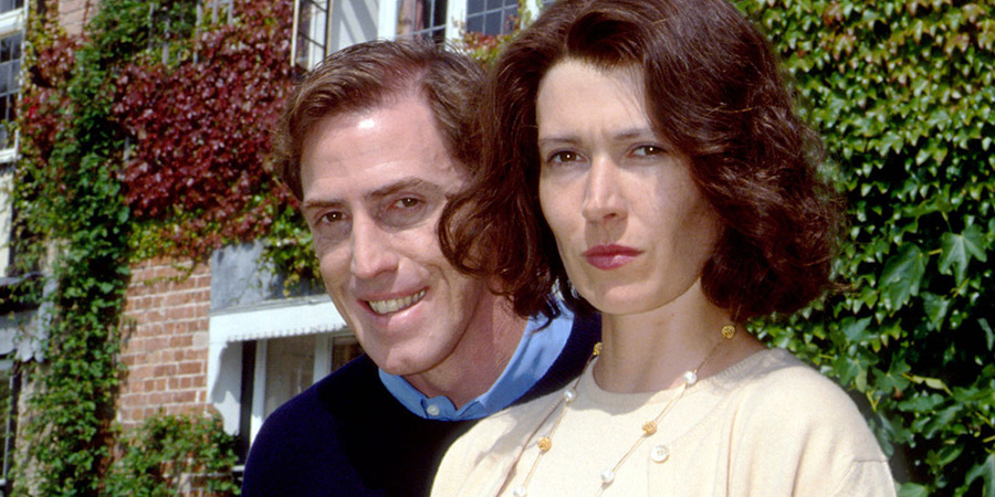 Human Remains. Image shows left to right: Peter (Rob Brydon), Flick (Julia Davis)