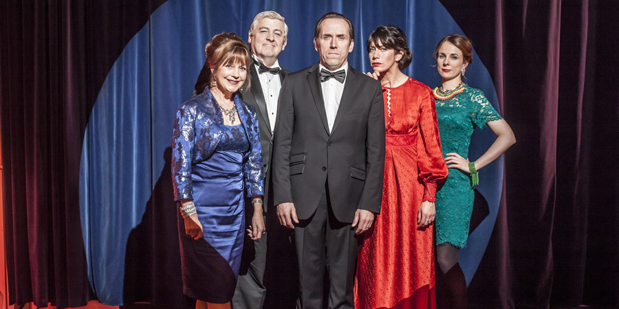 I Want My Wife Back. Image shows from L to R: Paula (Jan Francis), Don (Peter Wight), Murray (Ben Miller), Bex (Caroline Catz), Keeley (Cariad Lloyd). Copyright: Busby Productions / Mainstreet Pictures