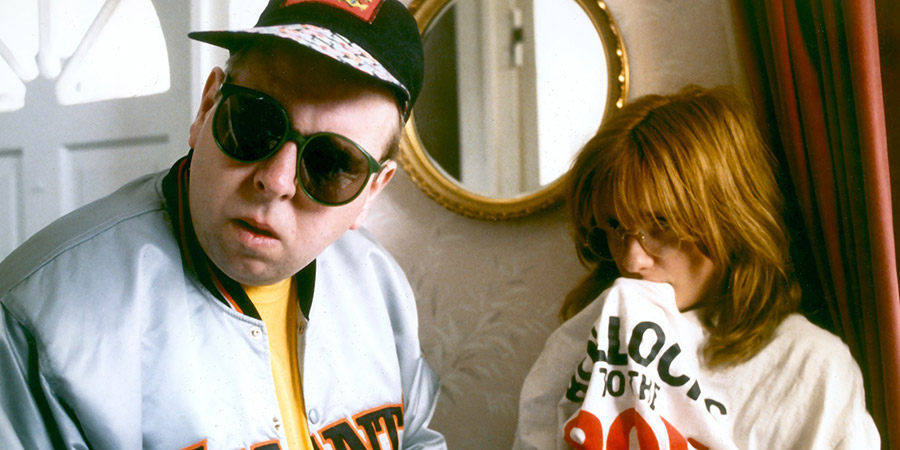 Life Is Sweet. Image shows from L to R: Aubrey (Timothy Spall), Nicola (Jane Horrocks)