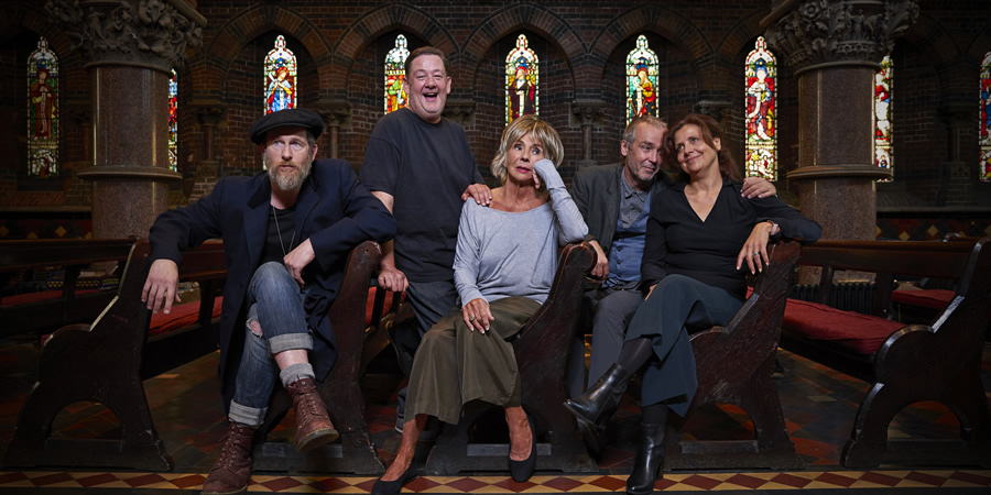 Love In Recovery. Image shows from L to R: Danno (Paul Kaye), Andy (Johnny Vegas), Julie (Sue Johnston), Simon (John Hannah), Fiona (Rebecca Front). Copyright: Lucky Giant