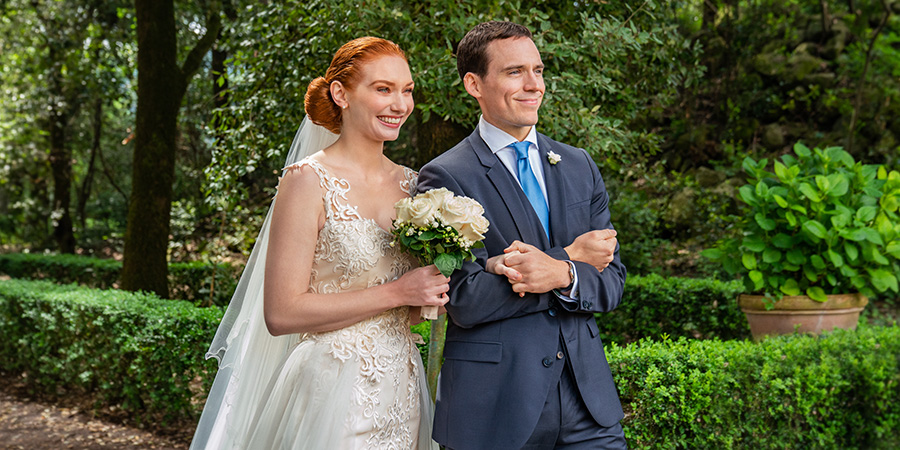 Love Wedding Repeat. Image shows from L to R: Hayley (Eleanor Tomlinson), Jack (Sam Claflin)