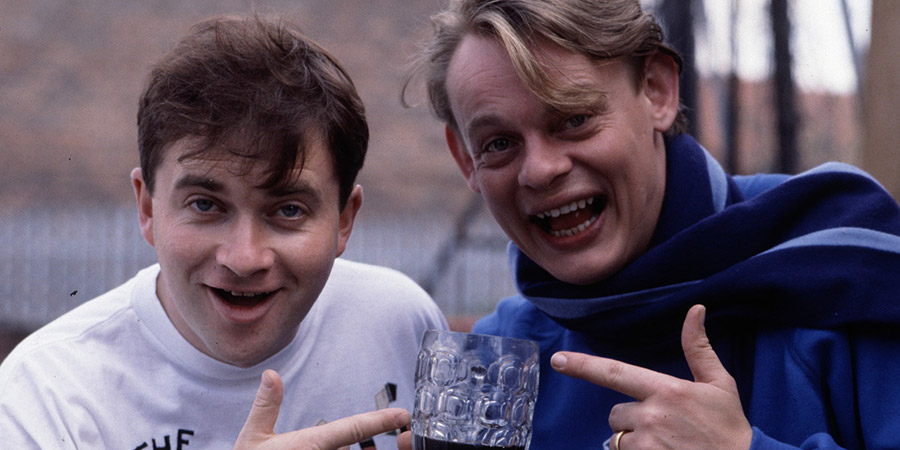 Men Behaving Badly. Image shows left to right: Dermot (Harry Enfield), Gary Strang (Martin Clunes). Credit: Hartswood Films Ltd