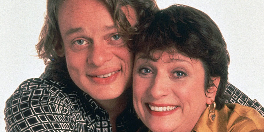 Men Behaving Badly. Image shows from L to R: Gary Strang (Martin Clunes), Dorothy (Caroline Quentin). Copyright: Hartswood Films Ltd