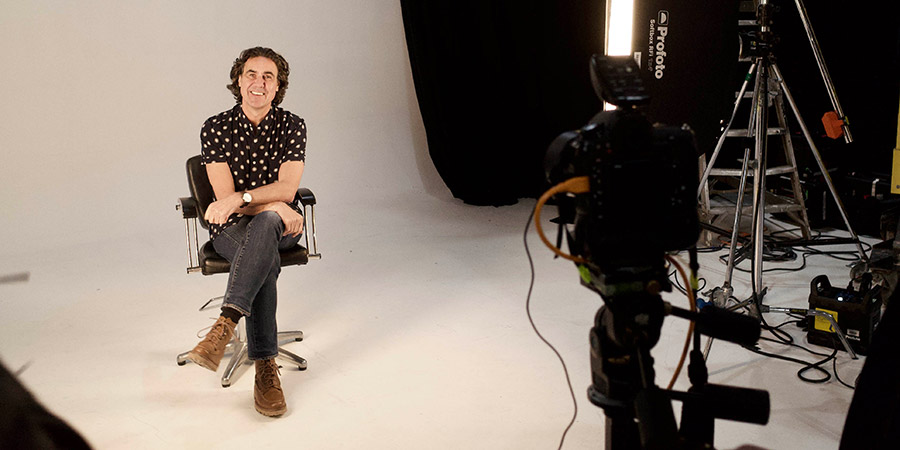 Micky Flanagan: Peeping Behind The Curtain. Micky Flanagan