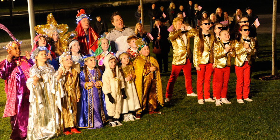 Nativity 3: Dude, Where's My Donkey?! Cast and Crew Credits - British