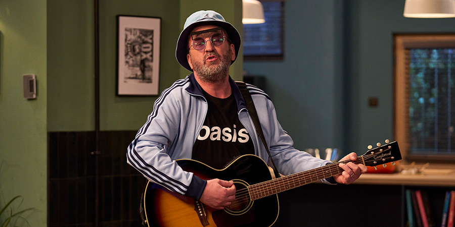 Not Going Out. Lee (Lee Mack)
