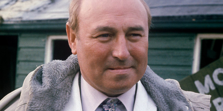 Oh No It's Selwyn Froggitt. Selwyn Froggitt (Bill Maynard)