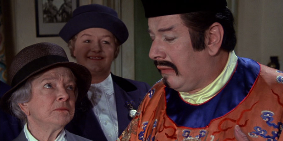 One Of Our Dinosaurs Is Missing. Image shows from L to R: Hettie (Helen Hayes), Emily (Joan Sims), Hnup Wan (Peter Ustinov). Copyright: Disney Corporation