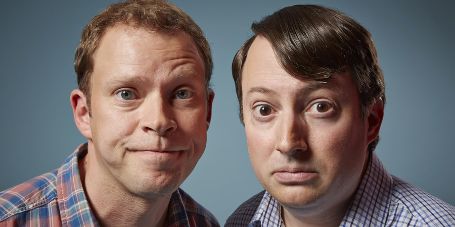 Peep Show. Image shows from L to R: Jeremy Usbourne (Robert Webb), Mark Corrigan (David Mitchell). Copyright: Objective Productions