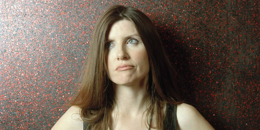 Pulling. Donna (Sharon Horgan). Copyright: Silver River