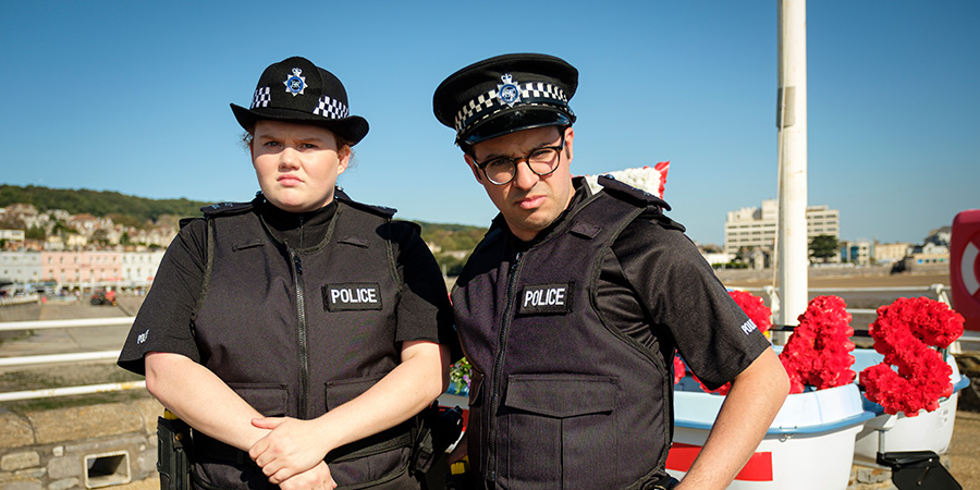 Sandylands. Image shows from L to R: Trudy Wright (Bronwyn James), Nathan Wild (Simon Bird). Copyright: King Bert Productions