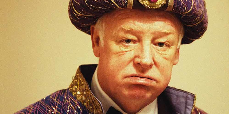 Sideshow. Stuart Pendrick (Les Dennis)