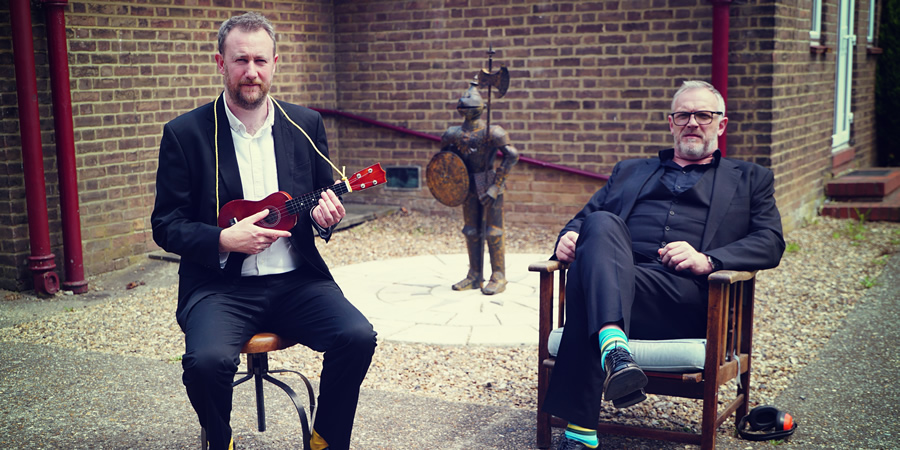 Taskmaster. Image shows from L to R: Alex Horne, Greg Davies. Copyright: Avalon Television