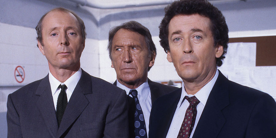 The Detectives. Image shows from L to R: Dave Briggs (Robert Powell), Superintendent Cottam (George Sewell), Bob Louis (Jasper Carrott). Copyright: Celador Productions