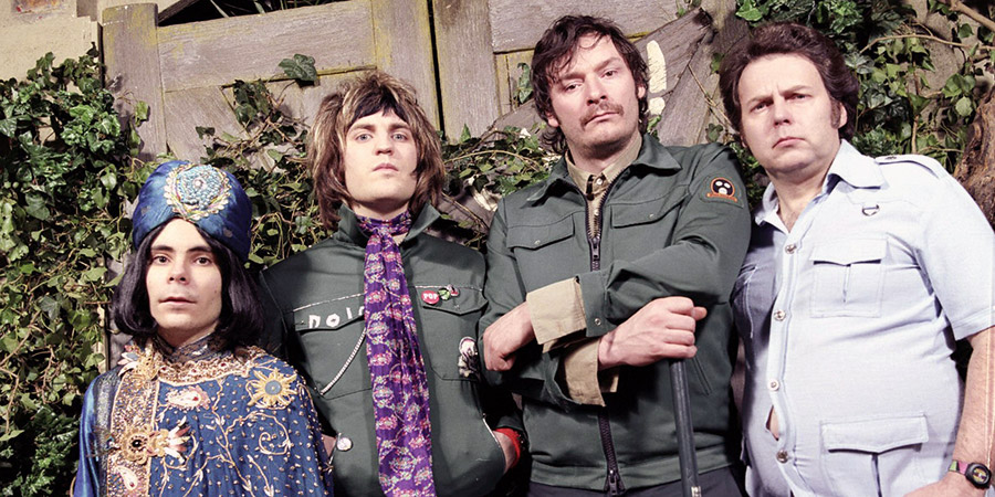 The Mighty Boosh. Image shows from L to R: Naboo (Michael Fielding), Vince Noir (Noel Fielding), Howard Moon (Julian Barratt), Bob Fossil (Rich Fulcher). Copyright: Baby Cow Productions